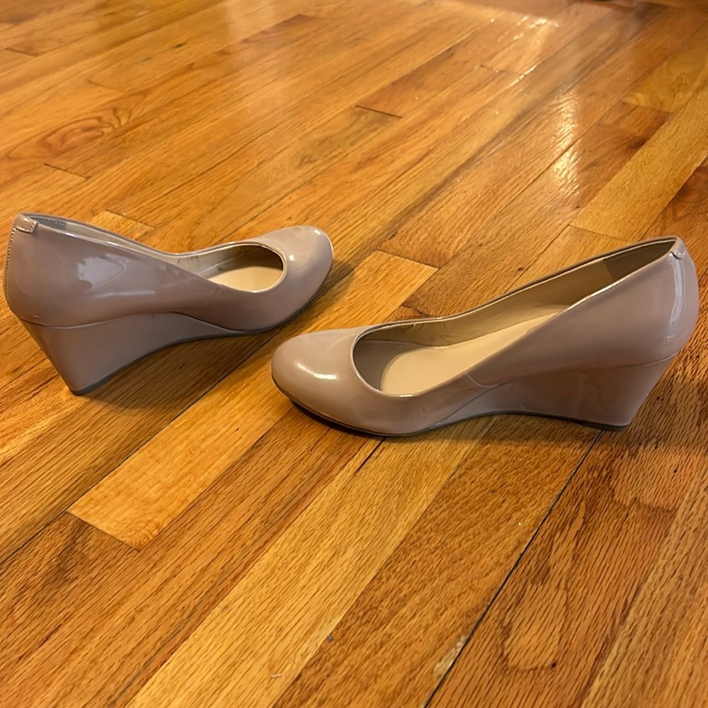 Jessica Simpson Nude Wedge heels